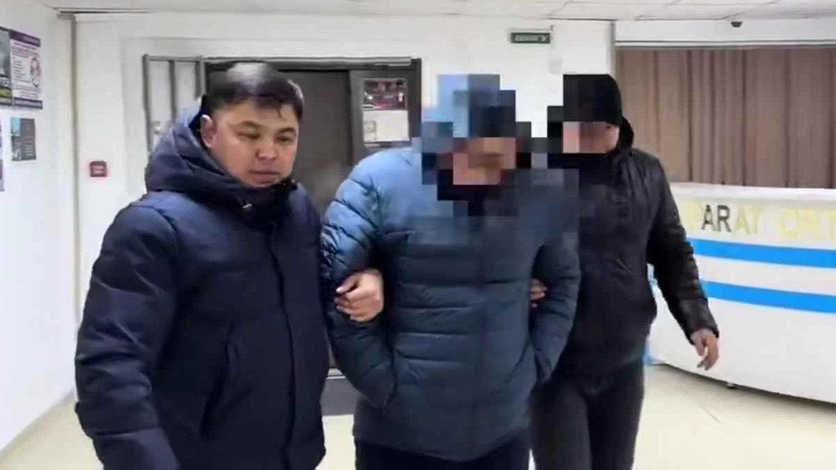 Қызылордада көршісі баланың көзінше анасы мен әжесін пышақтап тастаған 