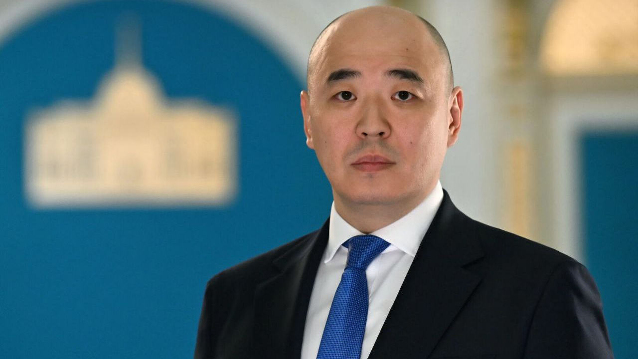 Тоқаевтың экс-көмекшісі Қанат Шарлапаев жаңа қызметке тағайындалды