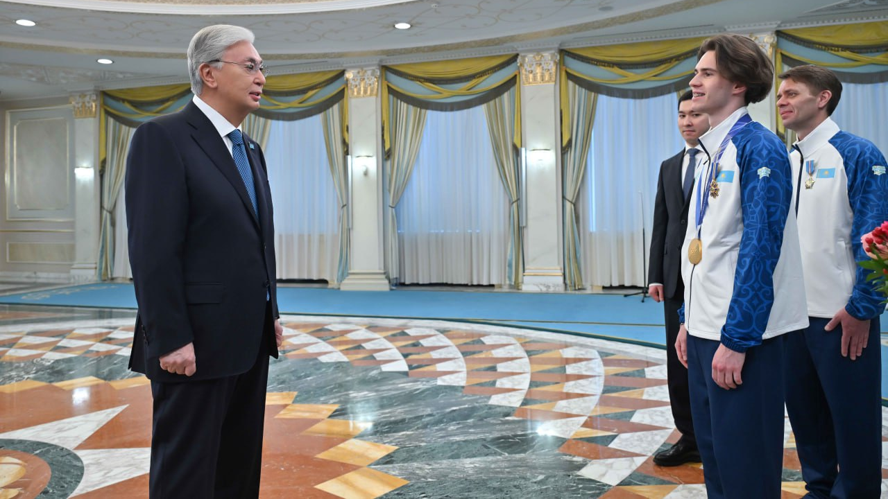 Тоқаев Қысқы Олимпиада ойындарының чемпионы Михаил Шайдоровты марапаттады