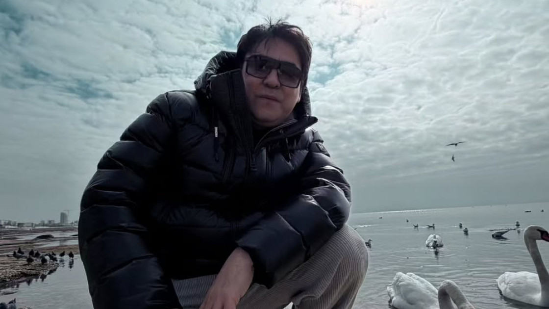 «Аңсайды жаным жабығып»: Мейрамбек Бесбаев оқырмандарын ойландырып қойды