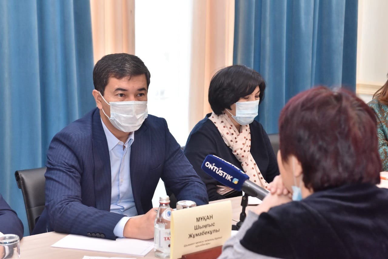 Шыңғыс Мұқан тұрғындарды қабылдады