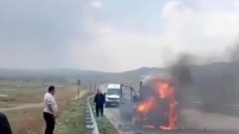 Алматы - Талдықорған тасжолында жас футболшылар отырған автобус өртенді