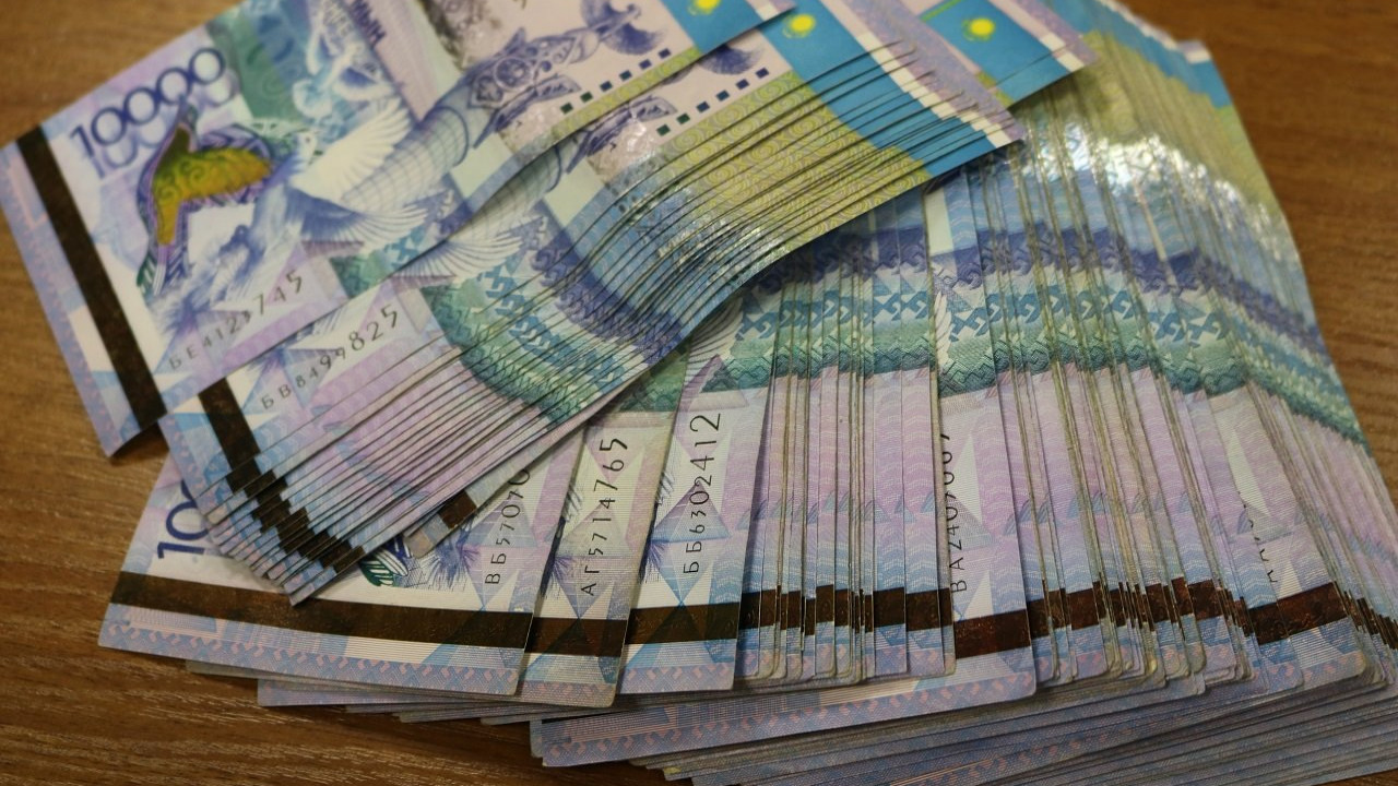 Елімізде орташа жалақы 275 мың теңгеден асты