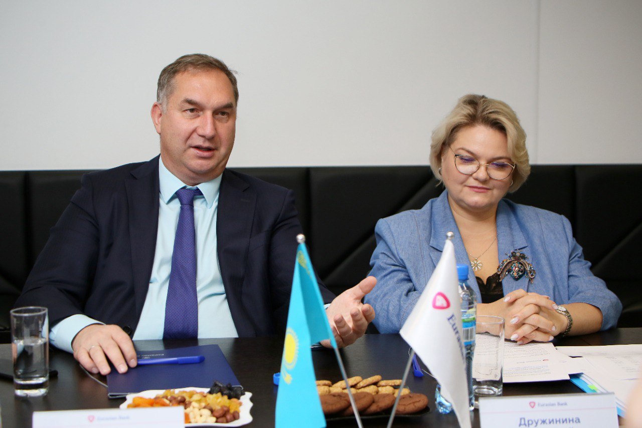 «Табыс екі есе артты»: Еуразиялық банк 2021 жыл бойынша жеткен жетістіктерімен бөлісті