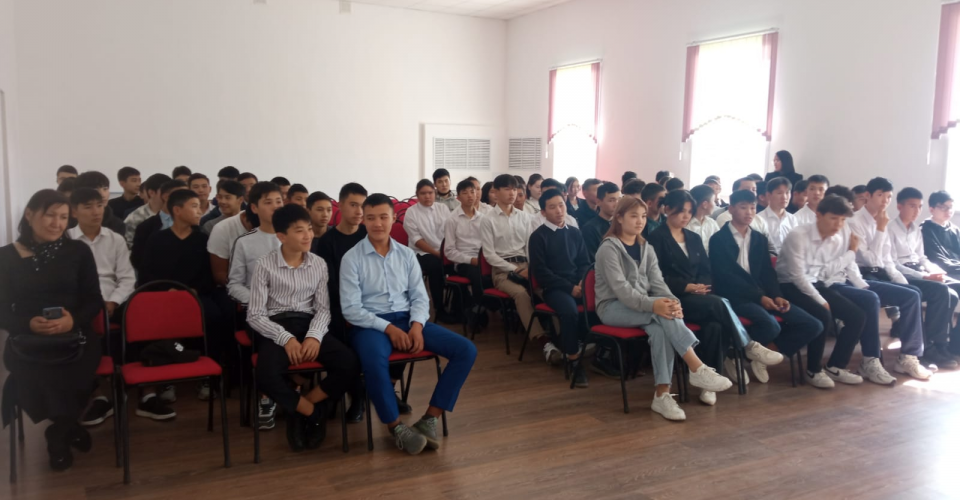 Көкшетауда жастармен кездесу өтті