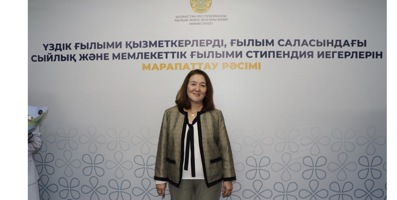 Ұлылықтың жолында ұстаз тұрар
