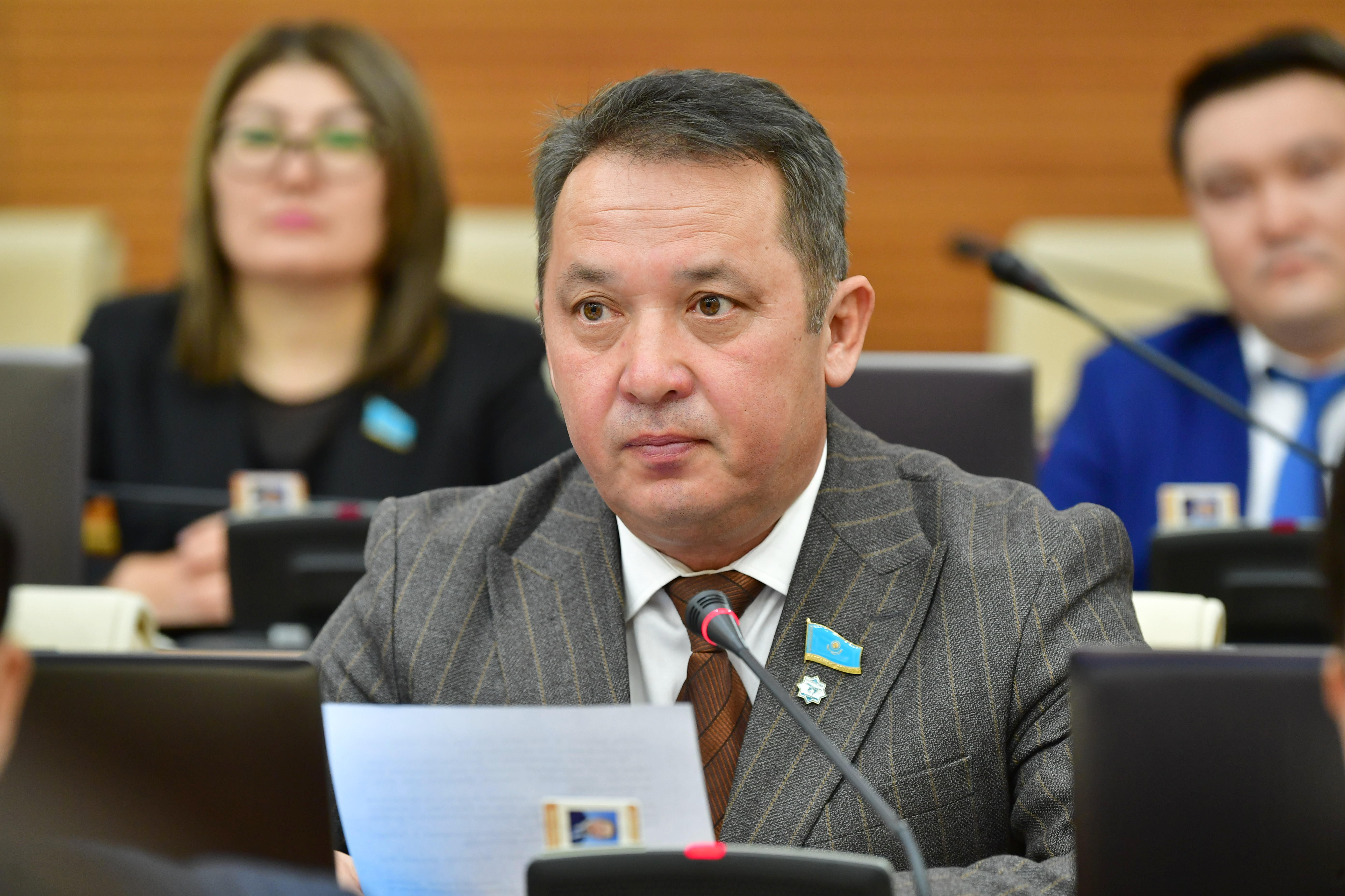 «Ақ жол»: Ұлттық банктің базалық мөлшерлемесін 10-12 пайызға төмендету керек