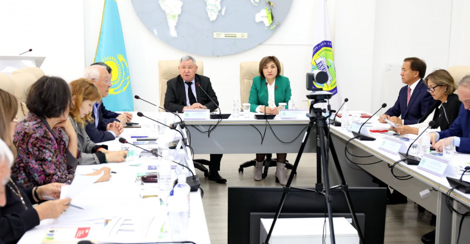 Экологтар АЭС құрылысы жобасына қатысты сұрақтарды талқылады