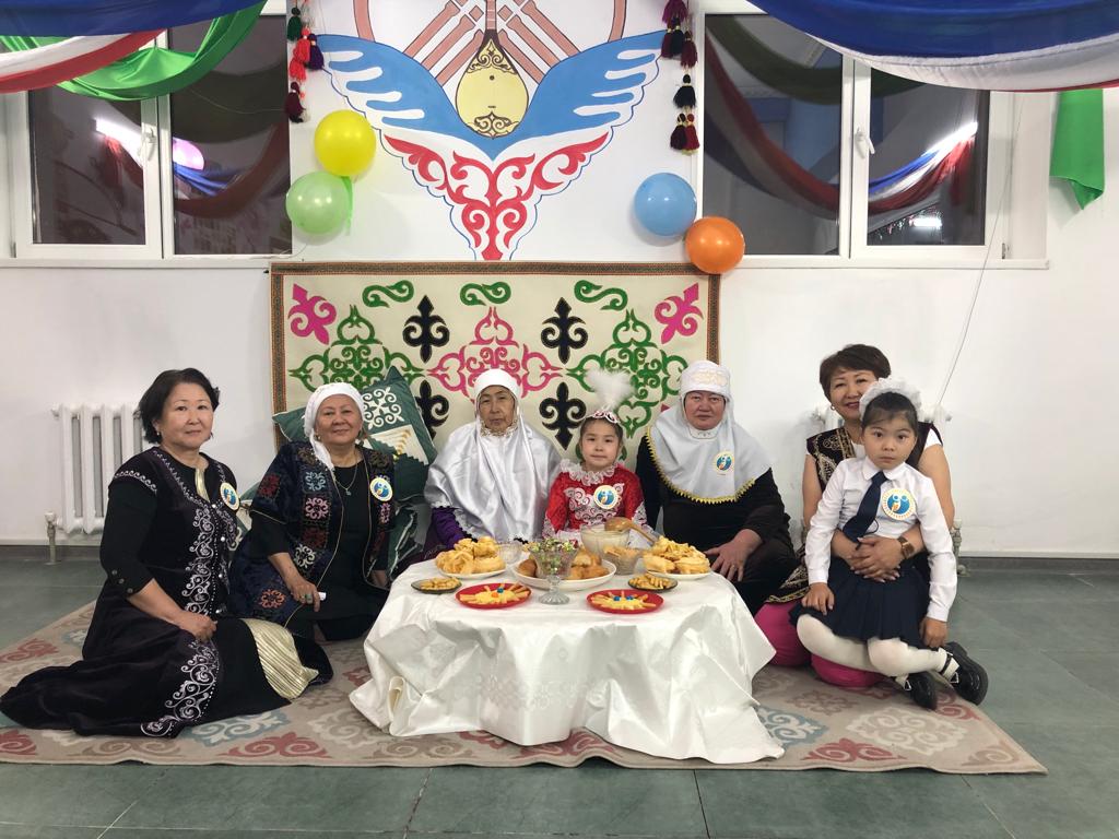 “Әжемнің өзі - бір мектеп”