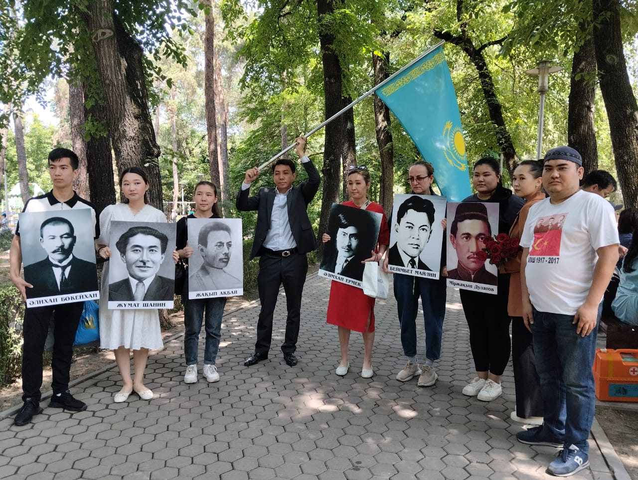 “Адырна” ұжымы Алматыда қуғын-сүргін құрбандарына тағзым етті
