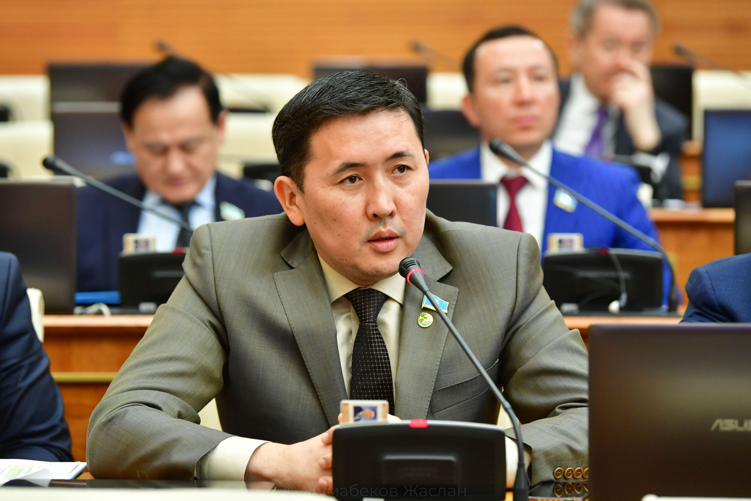 А.Баққожаев: Біз қазір билікті жөнсіз сынай беріп, биліктің беделін түсіріп тастадық