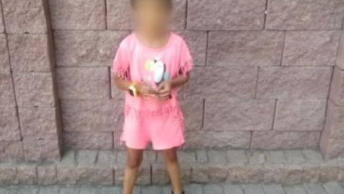 Алматыда 7 жасар өгей қызын өлтірді деп айыпталған әйел екі айға қамалды