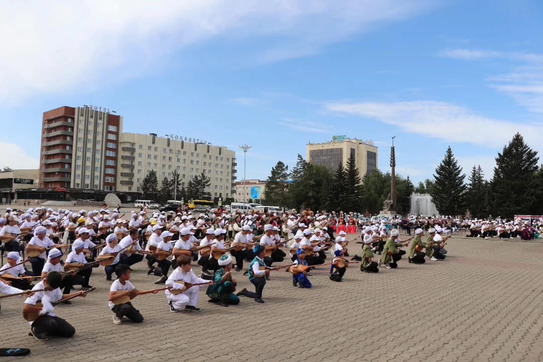 Ұлттық домбыра күніне арналған  "Домбыра" атты флеш-моб