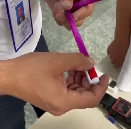 Келесі жылдан бастап ҰБТ тапсырушылар өз қаламсабын пайдалана алмайды