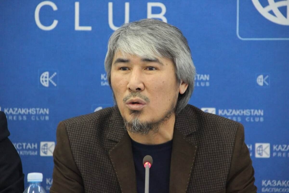 Талғат Рысқұлбеков қызына мектепте орамалға рұқсат бермесе, Шешенстанға көшемін дейді