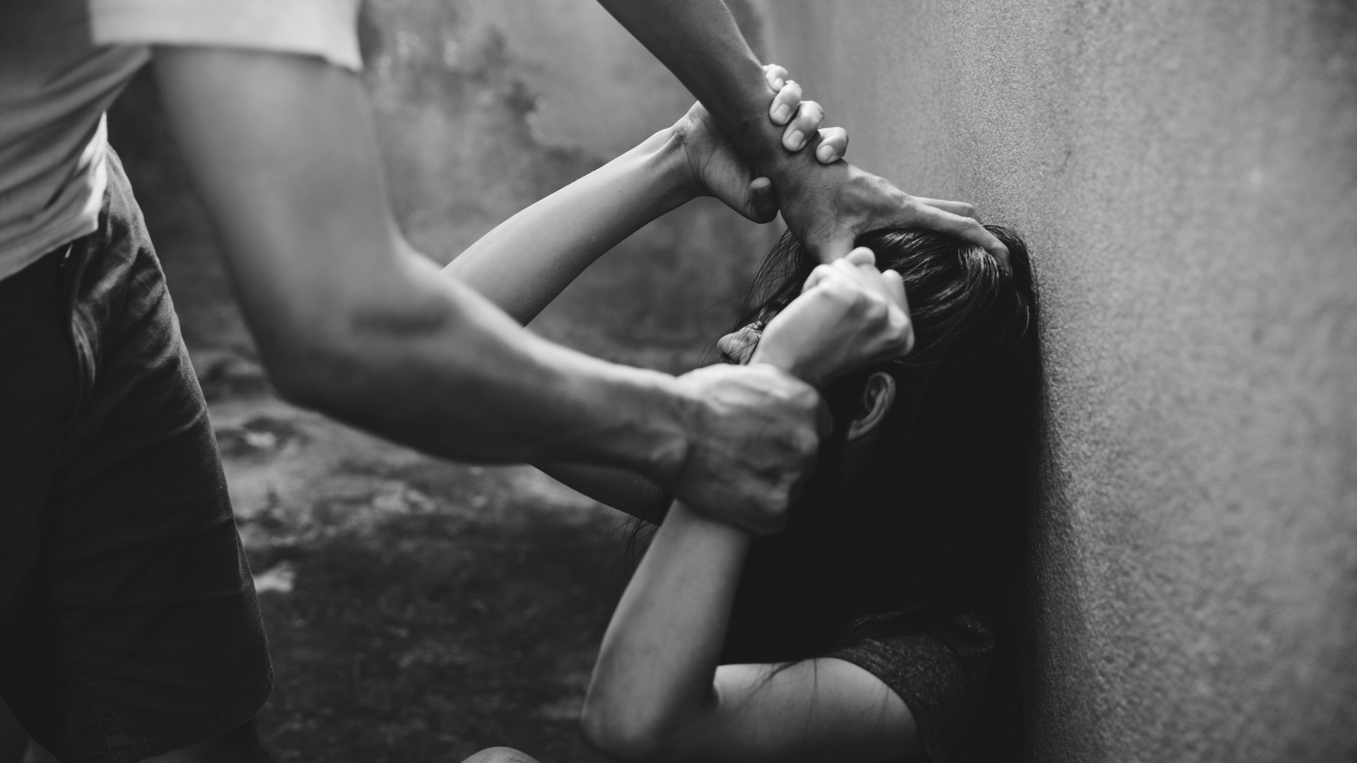 Төрт жыл бойы күйеуінен зәбір көрген: Үндістанда үш баласымен қалған қарағандылық әйел елге орала алмай жүр