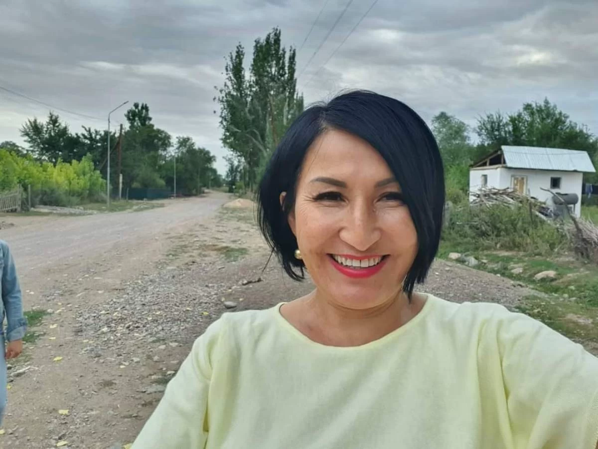 "Іш киімін шешіп тексерген": Полиция тергеу барысында қазақстандық журналист Сандуғаш Дүйсенованың тінтілгенін растады