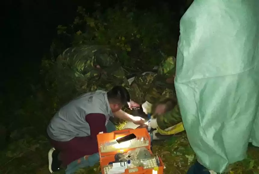 Орманда фото түсірмек болып ағашқа шыққан адам құлады