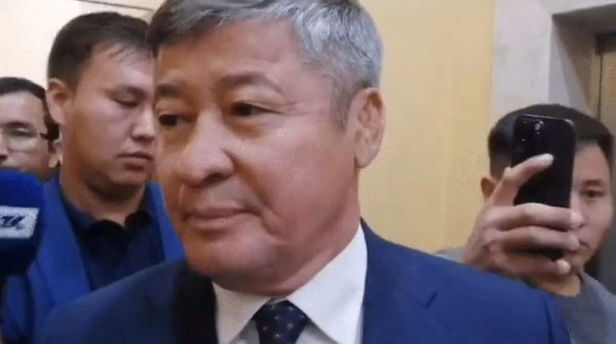 Қызға қол көтерген: Дәулет Тұрлыханов тағы бір ұлына қатысты дауға пікір білдірді