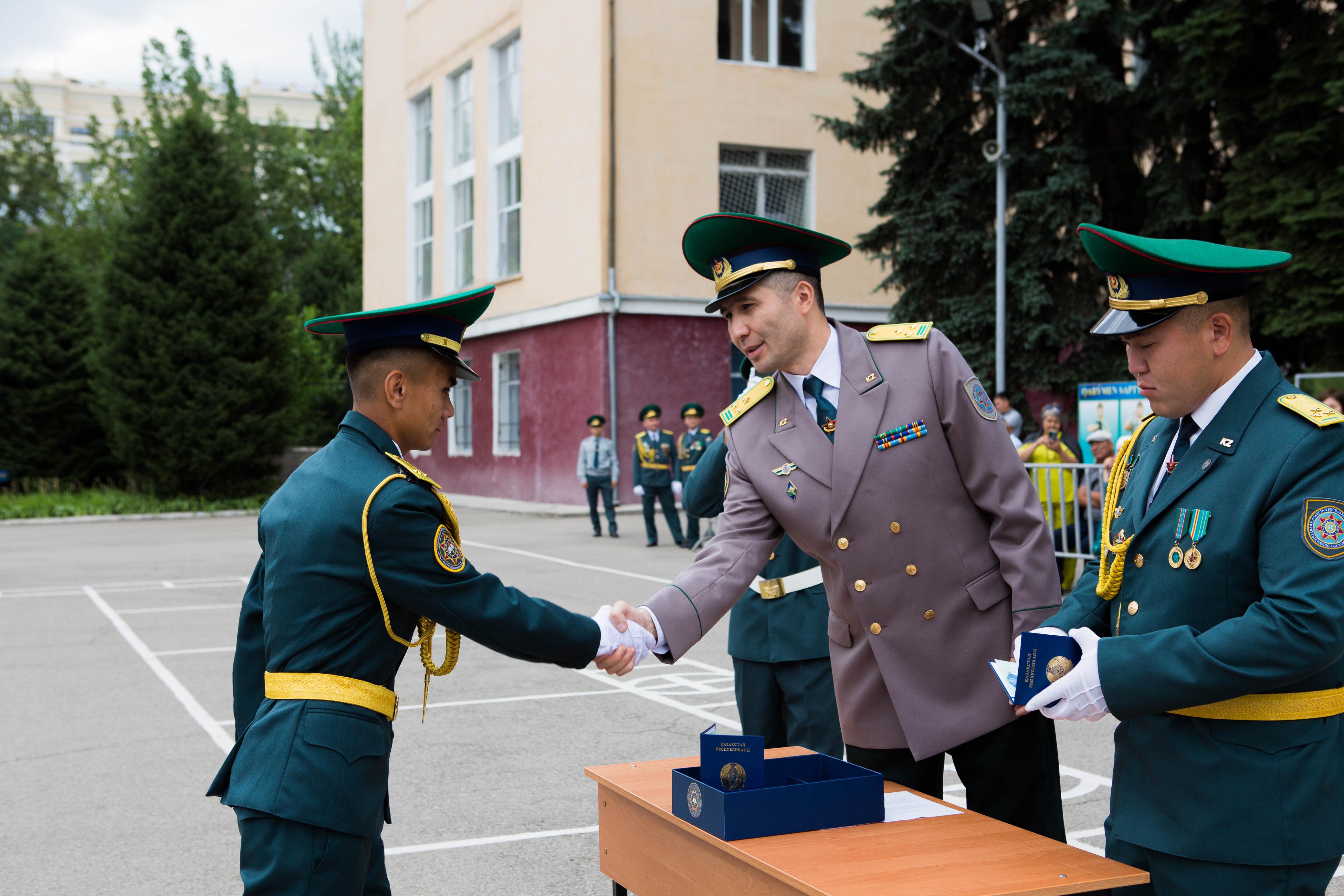 Креативті офицер ...