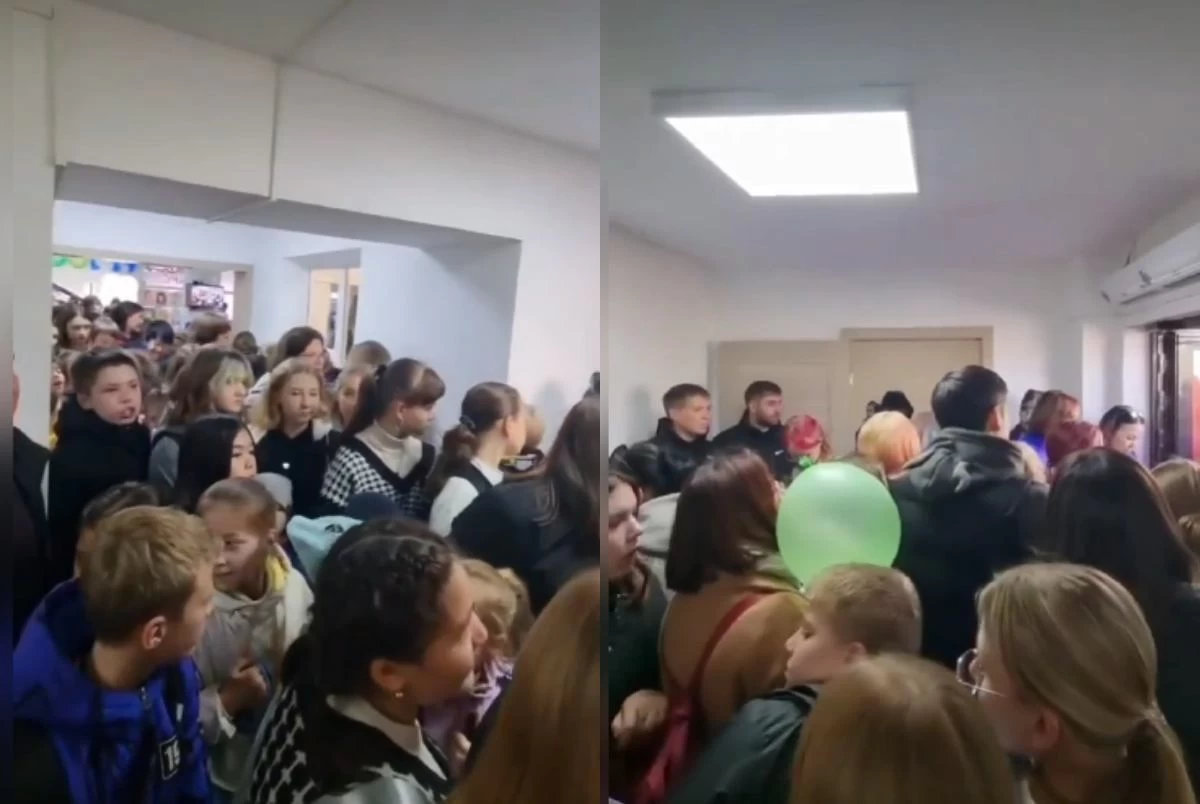 Теміртау қаласындағы мектептердің бірінде мұғалімдер мен оқушылар дәлізге сыймай қалды