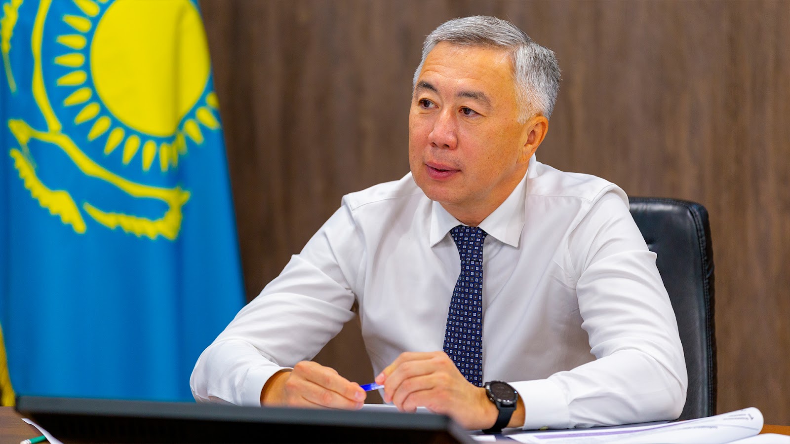 «Қазақстан ешкімнің артқы ауласы емес». Жұманғарин шетелдік БАҚ-та жүрген ақпаратқа пікір білдірді