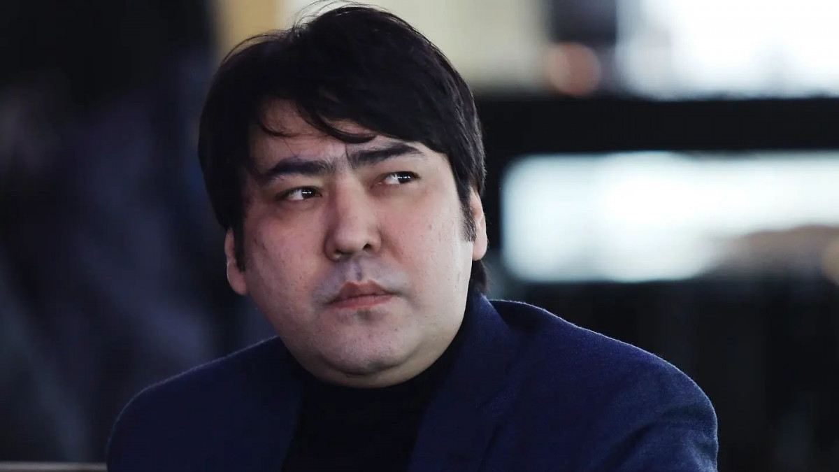 "17 жасар қызға үйлендім". Мейрамбек Беспаев қандай күйеу бала екенін айтты