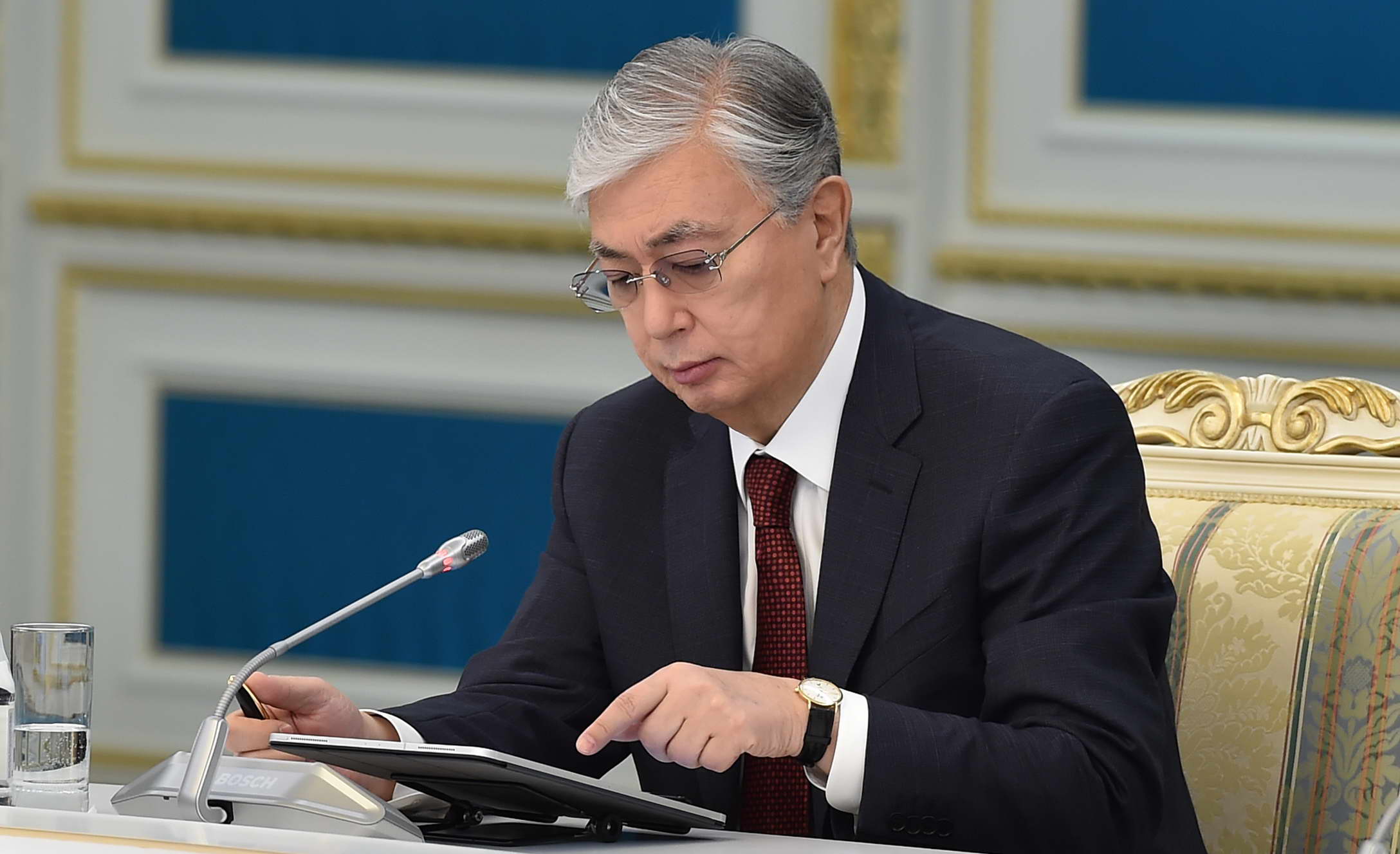 Мемлекет басшысы өңірлердің әкімдерімен жылу беру мәселесін талқылады