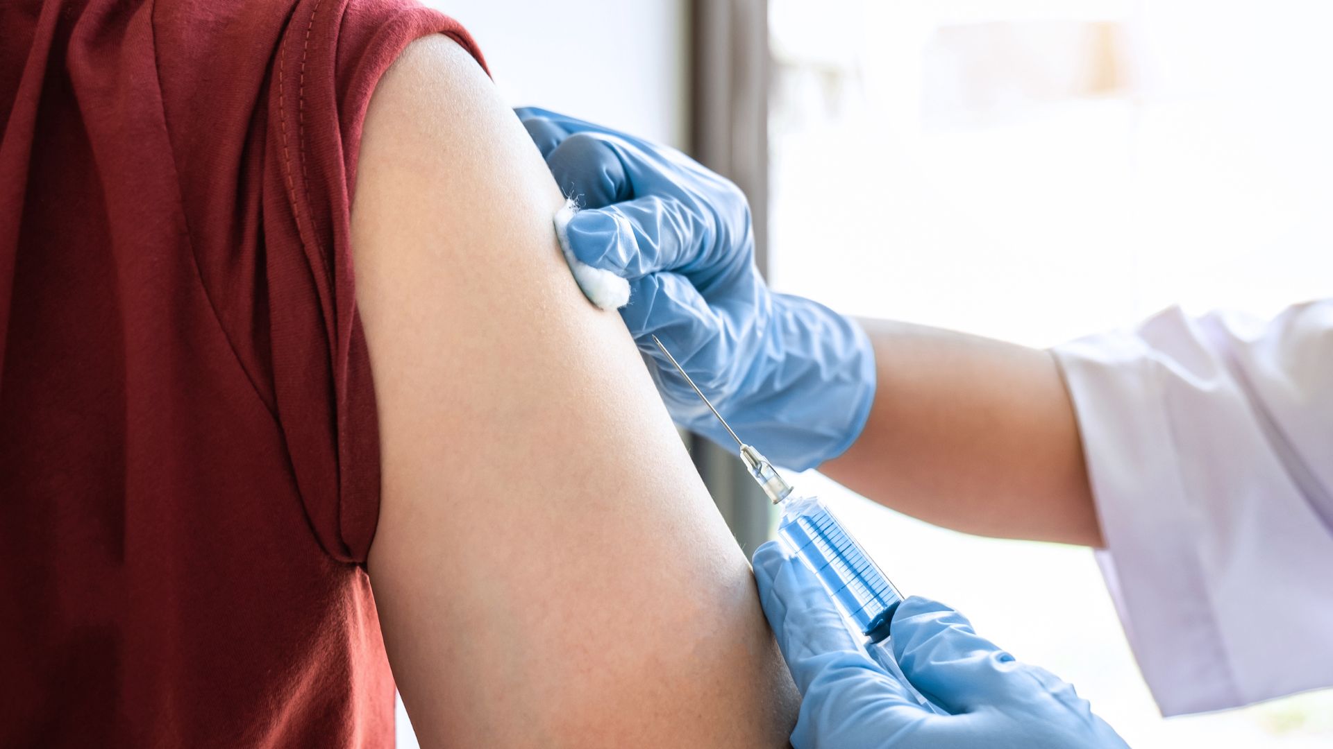 Атырауда екпе алған әйел тілге келместен көз жұмды