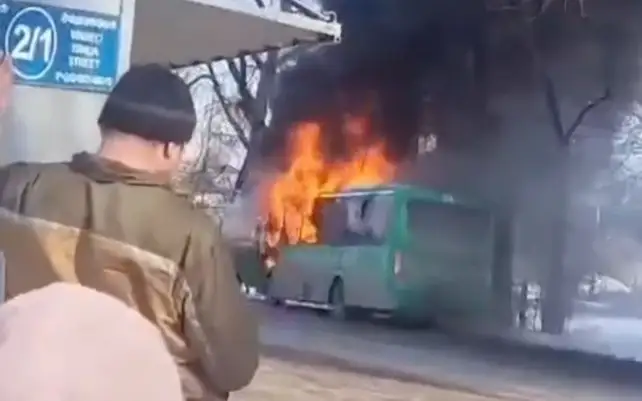 Алматыда автобус өртенді