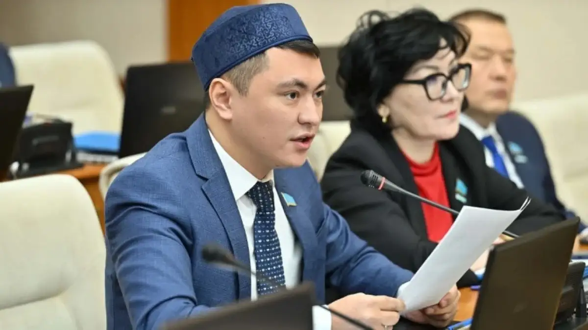 Дәулет Мұқаев «Ұлттық киім» күнін бекітуді ұсынды