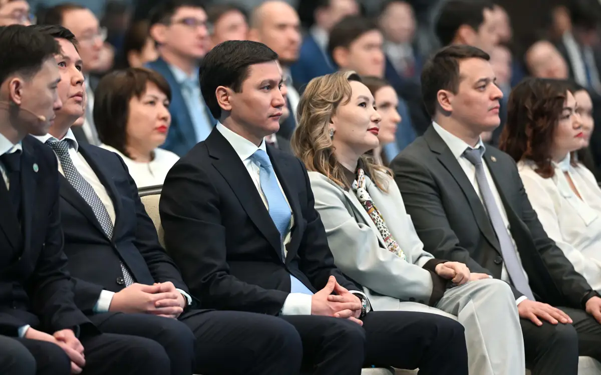 Ер адамдар ренжімесін, әйелдер жұмысқа өте тиянақты қарайды - Президент
