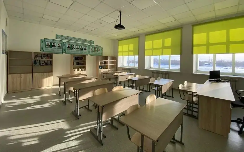 Алматыда ер адам баласының сыныптасын тұншықтырып, ұрған