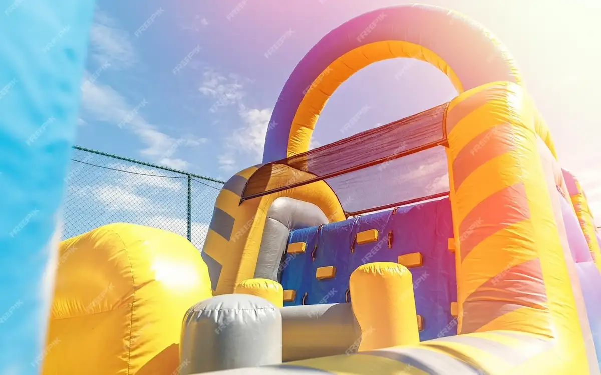 Ақсу қаласындағы сауда үйінде батут өртенді