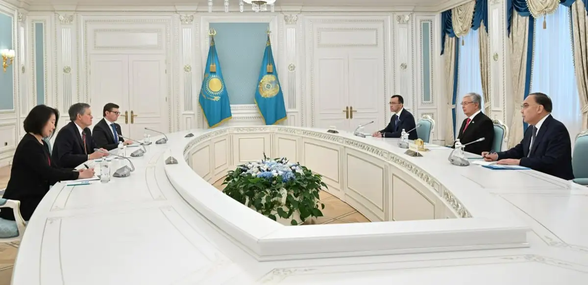 Мемлекет басшысы АҚШ сенаторы Стив Дэйнсті қабылдады