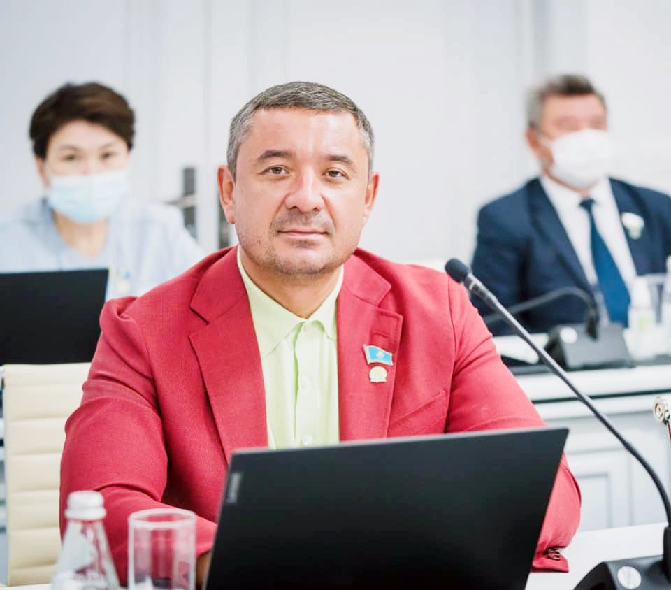Астанада экс-депутат Сатмағамбетов фирмасының үлескерлерінің өтініші бойынша қылмыстық іс қозғалды