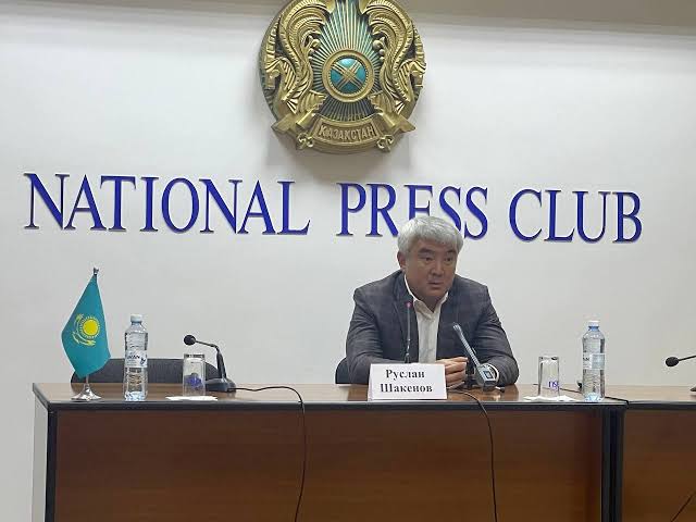 Халықтың қамын ойлаған депутат өз білгенін жасауда