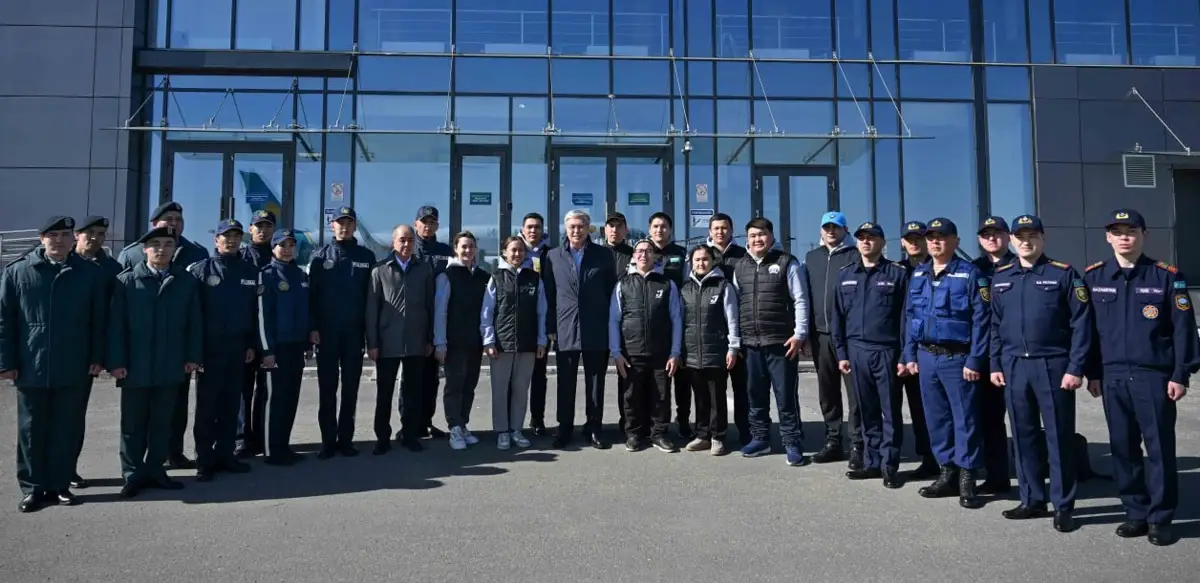 Мемлекет басшысы құтқарушылармен және еріктілермен кездесті