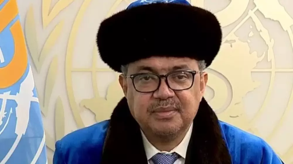 ДДСҰ басшысы Тэдрос Гебрейесус қазақ немересімен