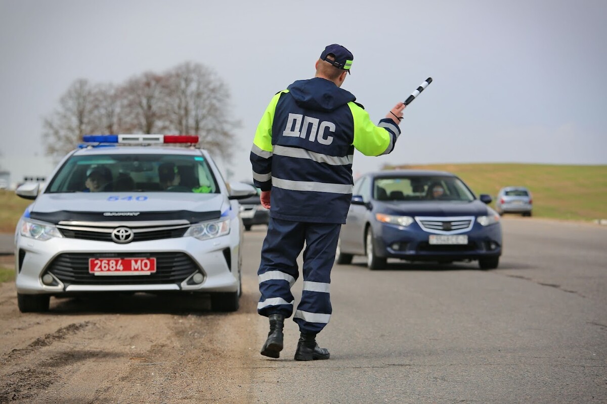 Жүргізуші куәлігісіз айдаған адамға не болады?