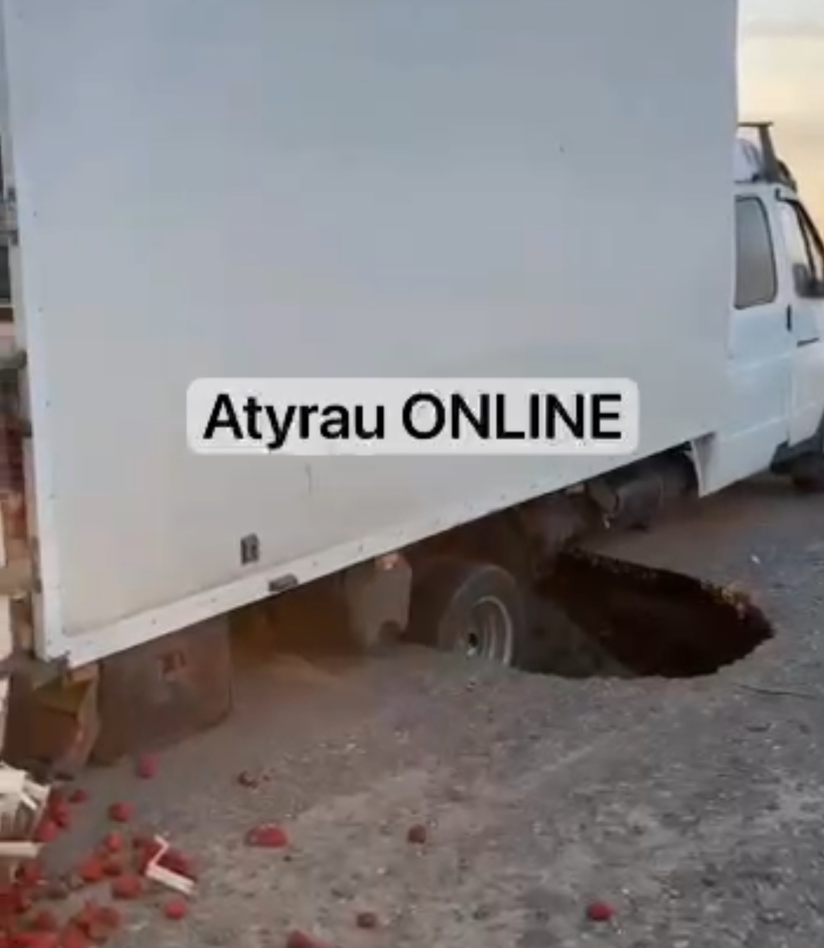 Атырау-Махамбет тас жолында пайда болған алып тесікке кім кінәлі?
