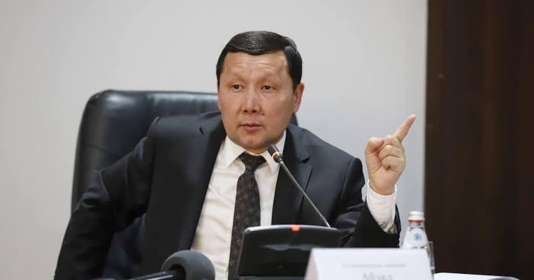 Мәжіліс депутаты Абзал Құспан еліміздің астанасында халық тек орыс тілінде сөйлейтінінде наразылығын білдірді