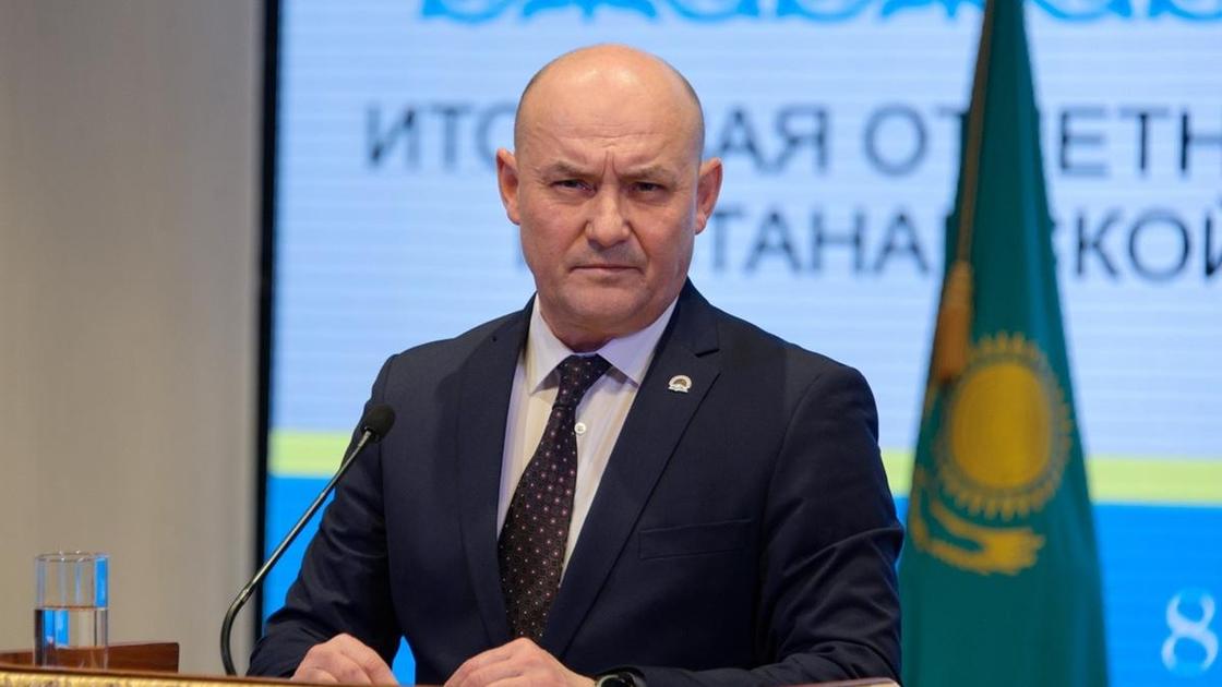 ҚОСТАНАЙ ОБЛЫСЫНДА БҰРЫНҒЫ АУДАН ӘКІМІ ПАРА АЛДЫ деген күдікке ілінді