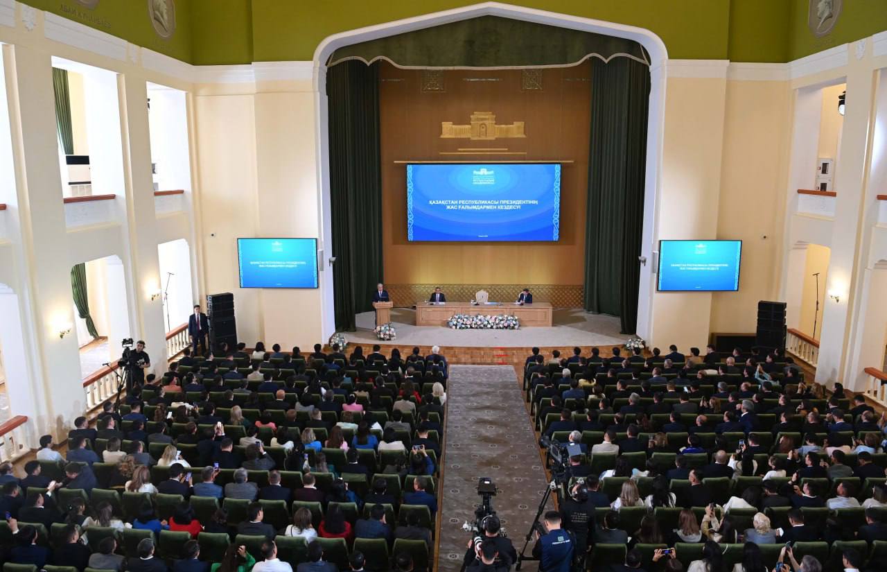 Қазақстандағы АЭС құрылысы және референдум: Тоқаев ғалымдарға жүгінді
