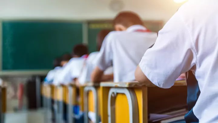 Депутат Қазақстан мектептеріне жаңа тәртіп енгізуді ұсынды