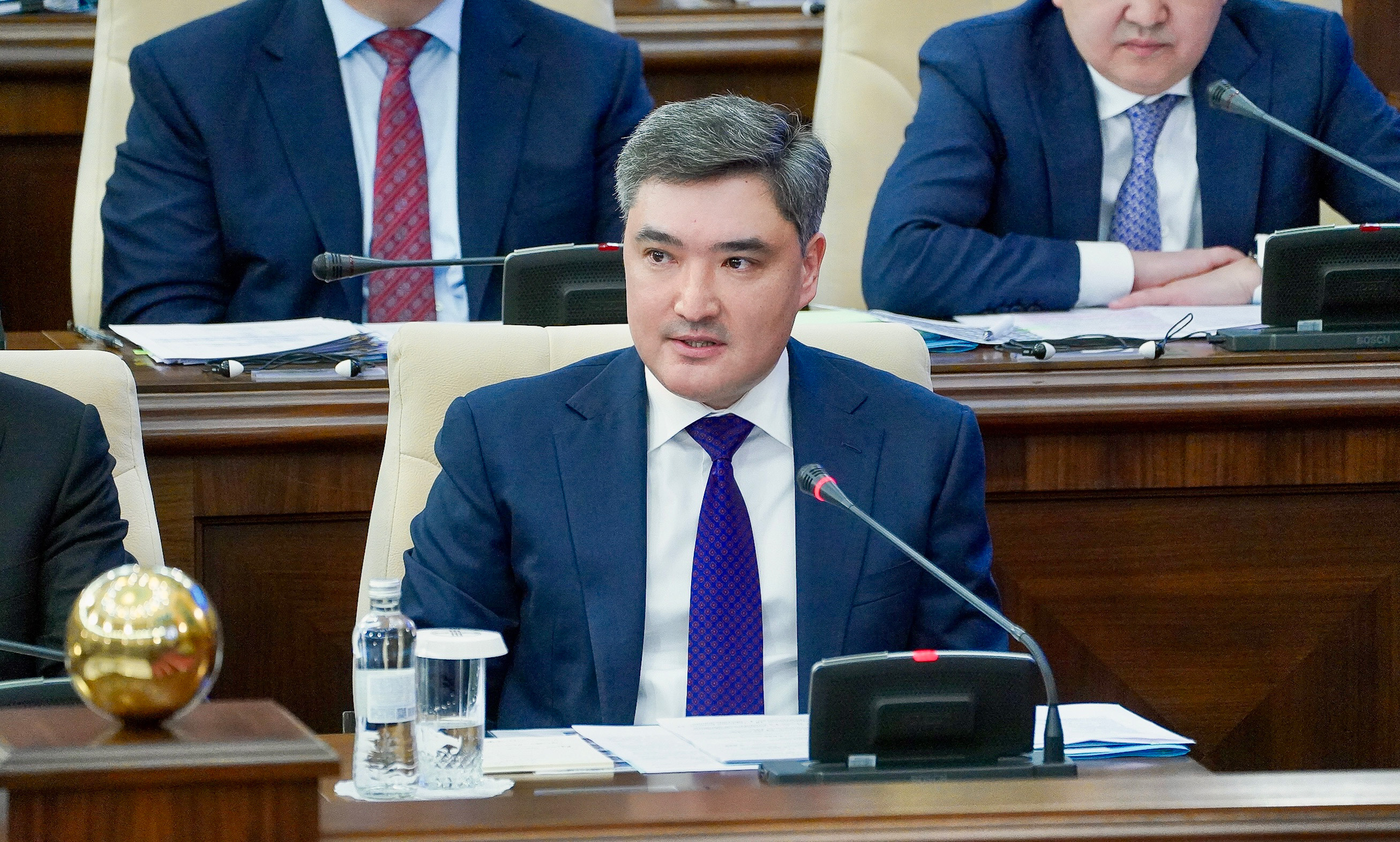 Үкімет Мемлекет басшысының қойған міндетіне қол жеткізу үшін бар күшін салады - Олжас Бектенов
