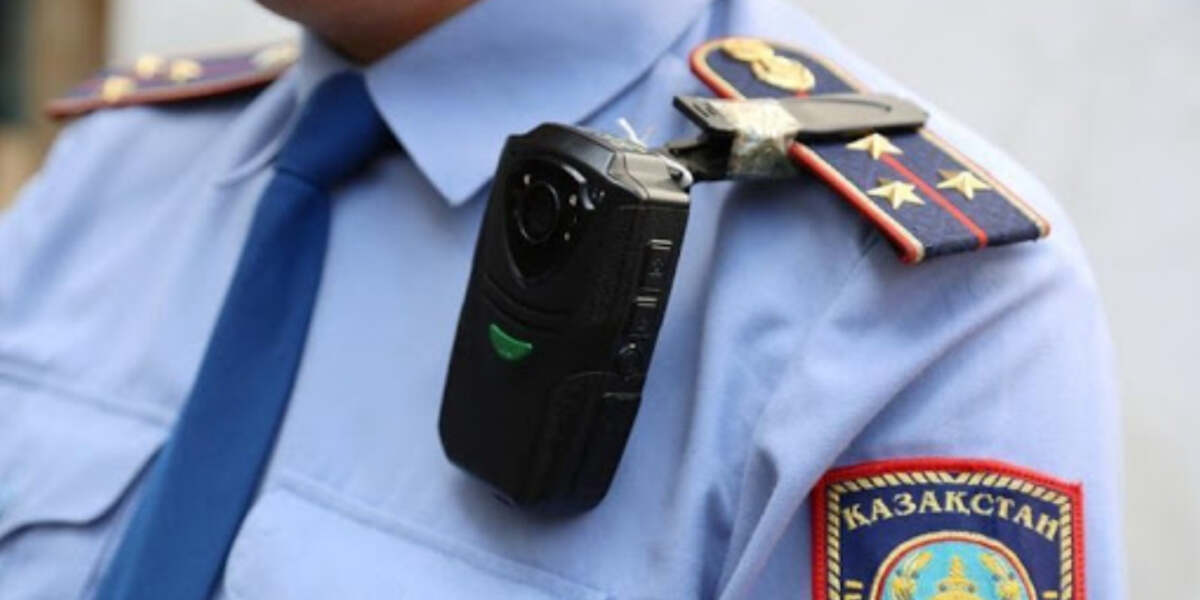Қызылордада полицейді балағаттаған жасөспірімнің анасына айыппұл салынды