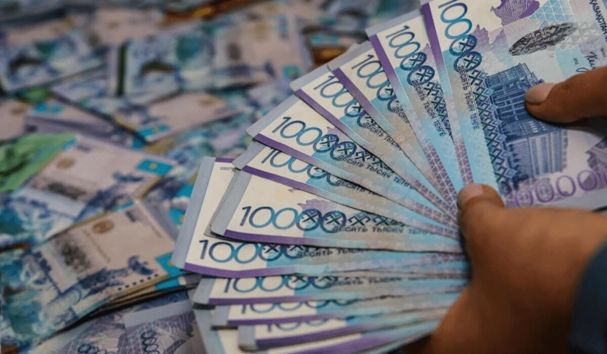 Қазақстанда 1 шілдеден бастап 3 300 қызметкердің жалақысы өседі