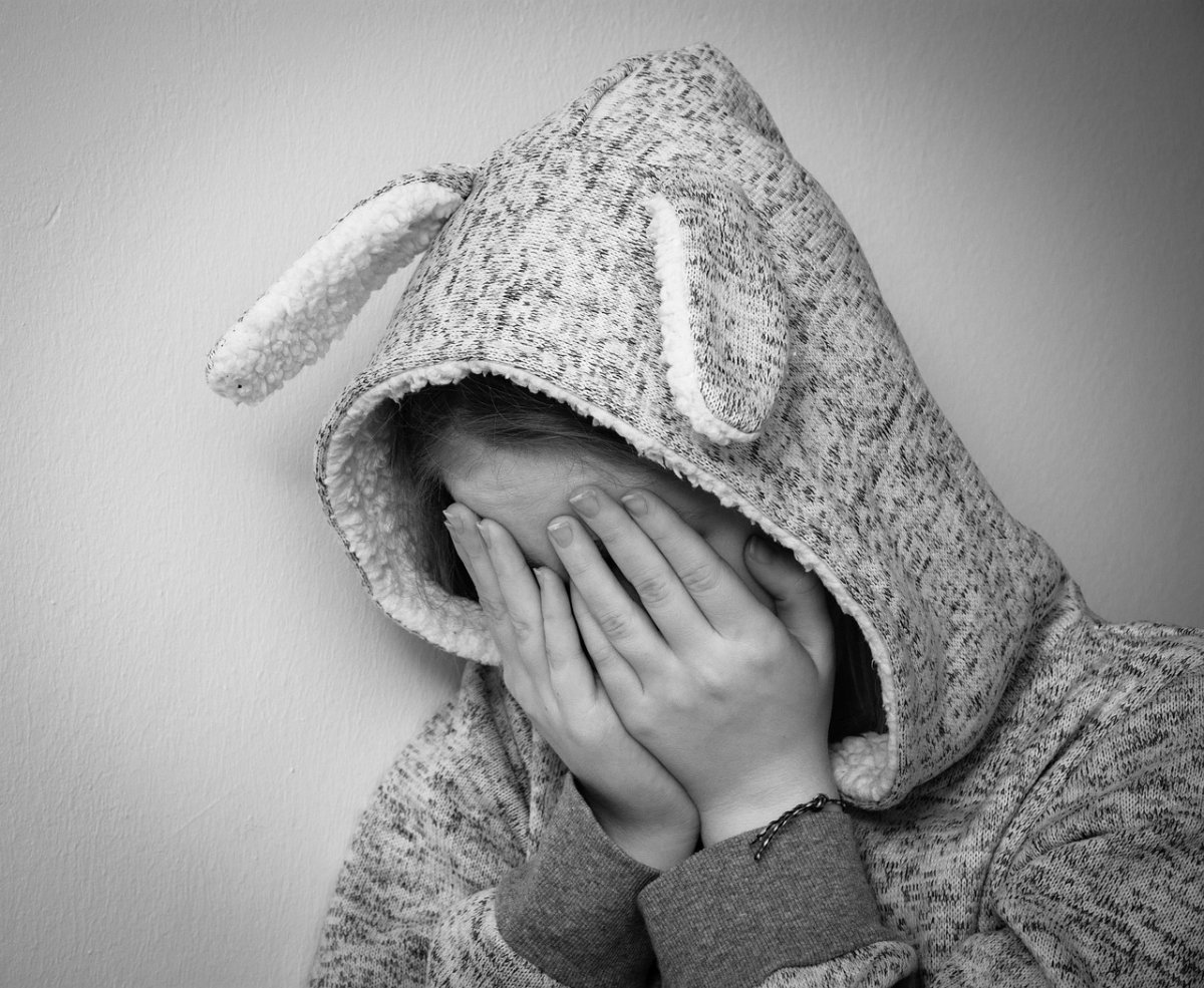 Қостанайда үш жасөспірім 5 жастағы қызды зорлады деп айыпталды