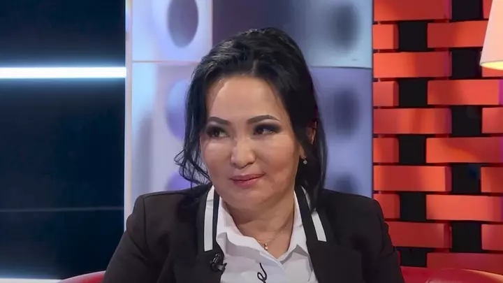 "455 мыңға билет алдым": Гүлзира Айдарбекова ұшақта бордсерікпен сөзге келгенін айтты